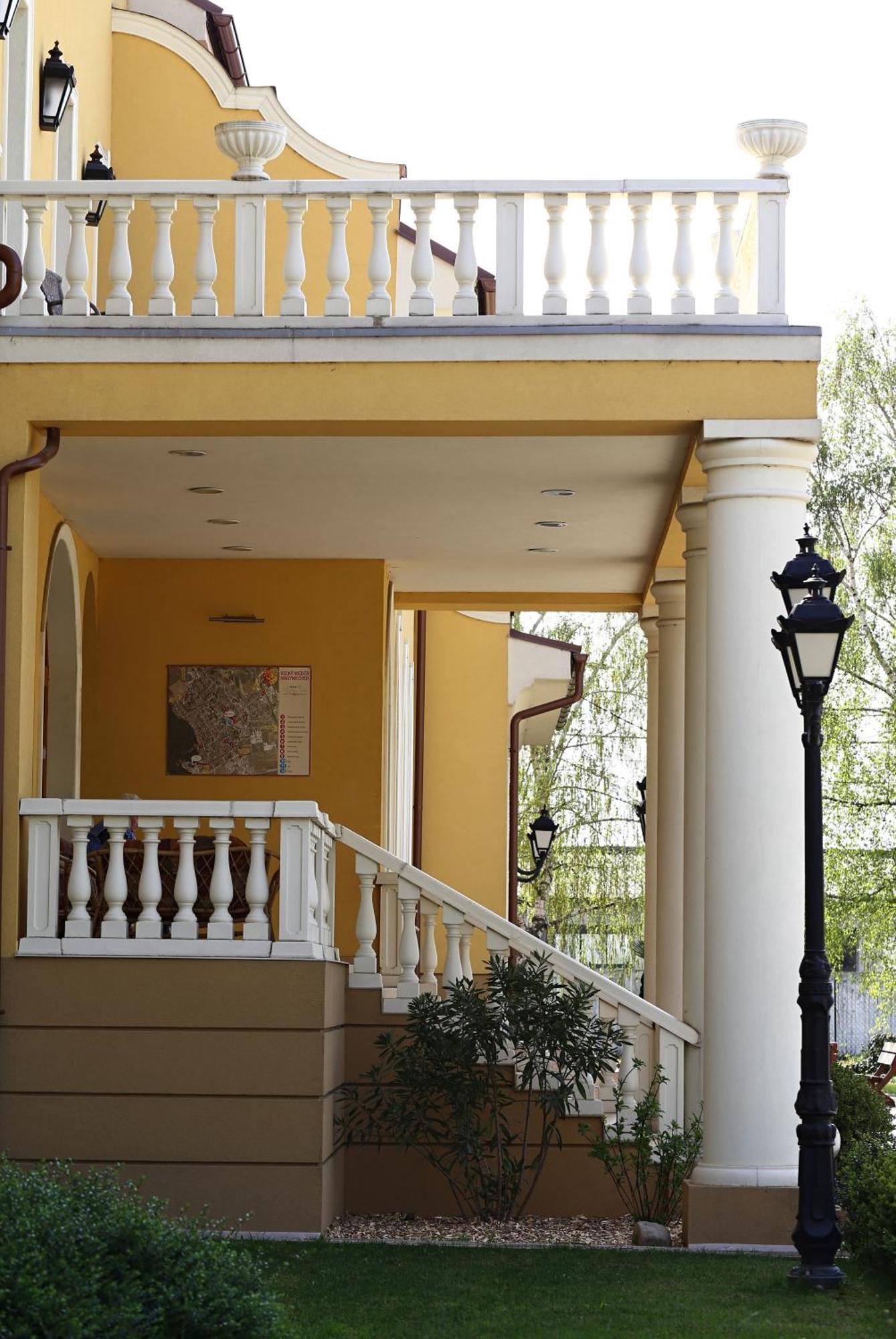 Hotel *** Plauter Kuria Veľký Meder 외부 사진