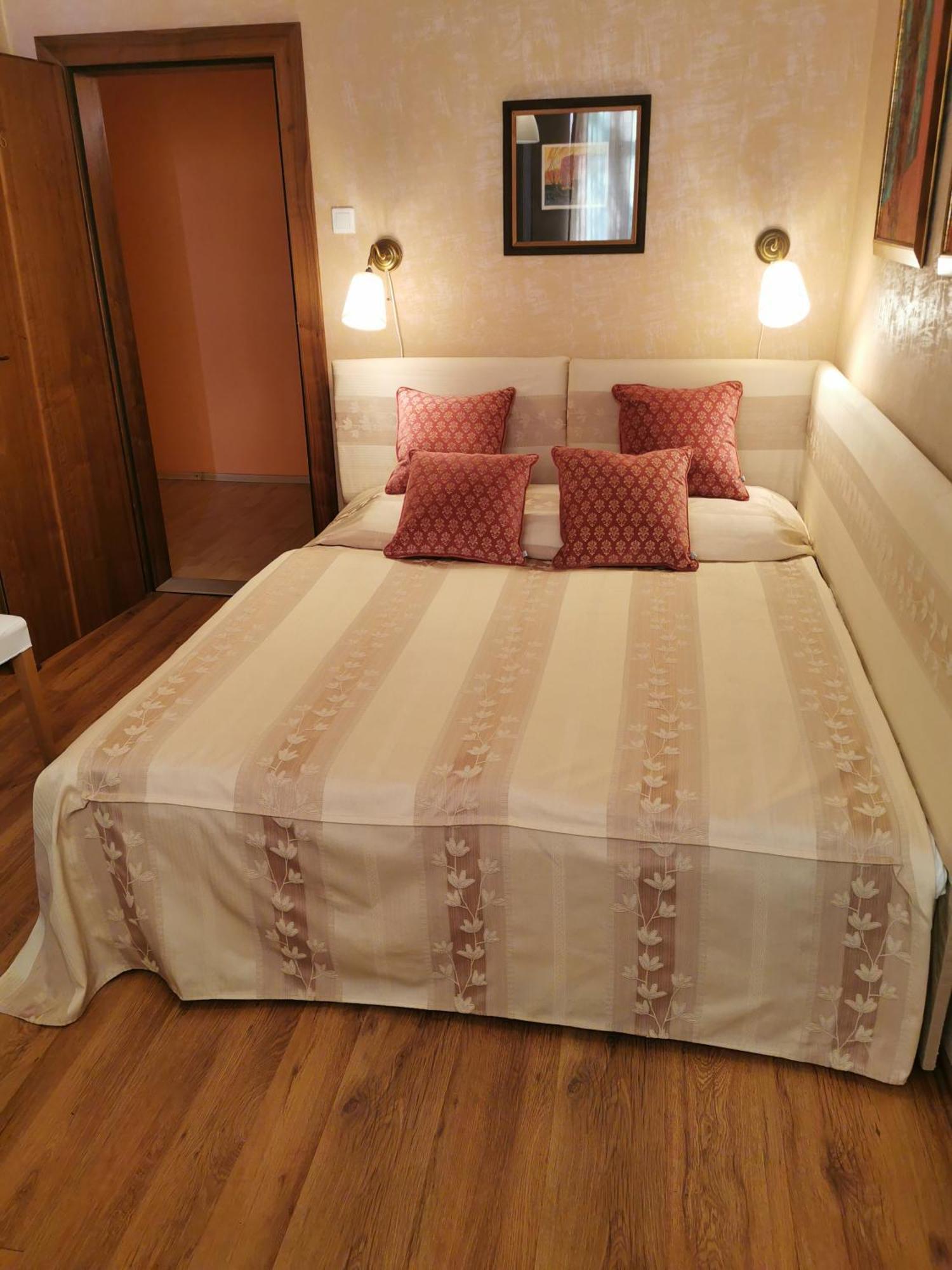 Hotel *** Plauter Kuria Veľký Meder 외부 사진
